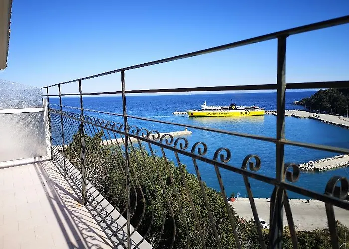 Apartment Faro Del Porto *